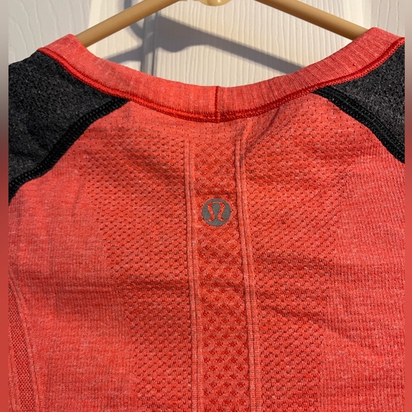Lululemon Run: Swiftly Tech Short Sleeve Size 4 - Picture 6 of 8